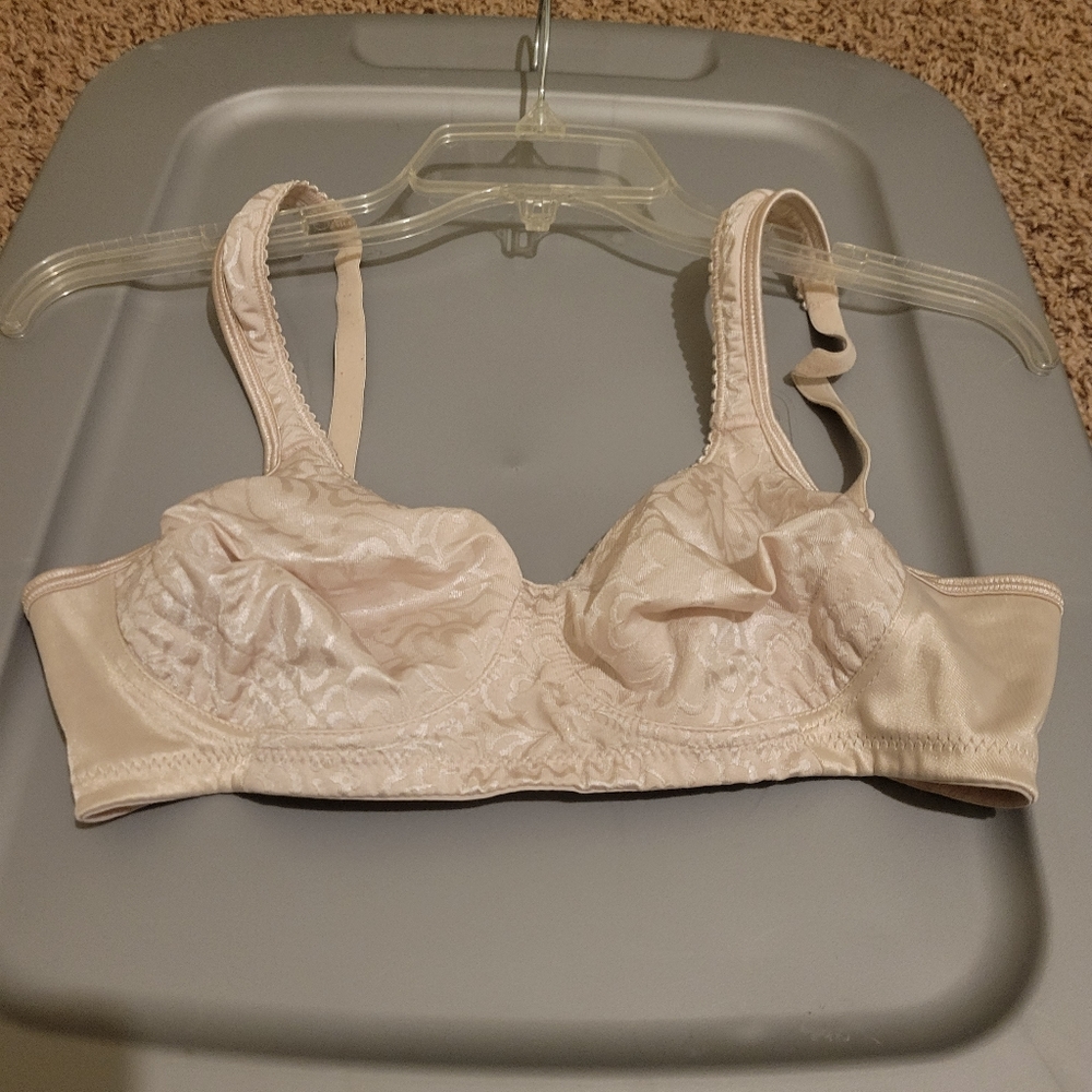 Bra 36B playtex cream